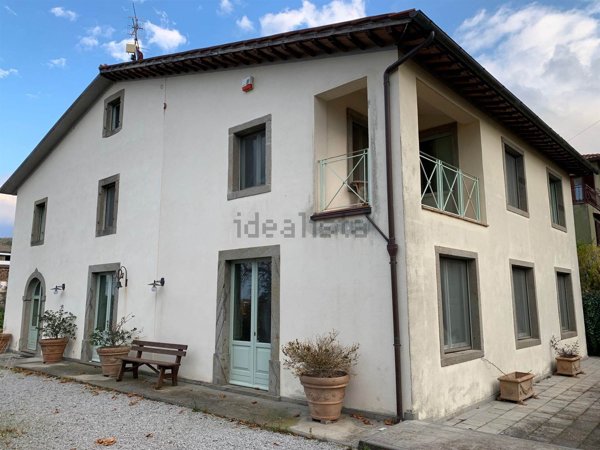 casa indipendente in vendita a Castel del Piano