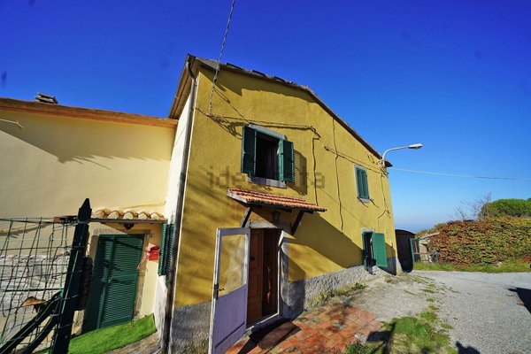 casa indipendente in vendita a Castel del Piano