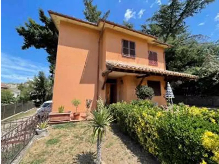 casa indipendente in vendita a Castel del Piano