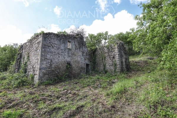 casa indipendente in vendita a Castel del Piano
