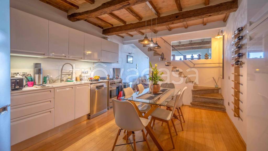 casa indipendente in vendita a Castel del Piano in zona Montegiovi