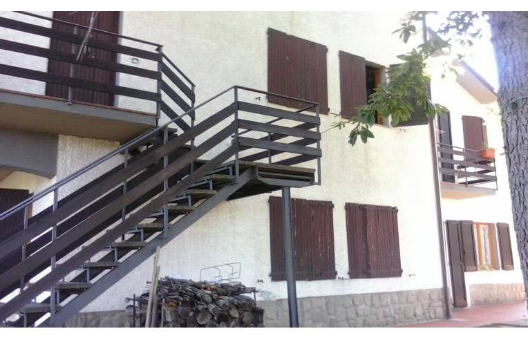 casa indipendente in vendita a Castel del Piano