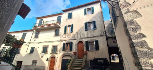 casa indipendente in vendita a Castel del Piano