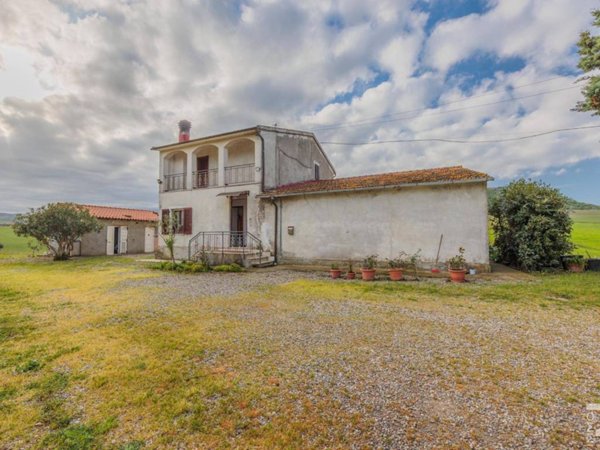 casa indipendente in vendita a Castel del Piano