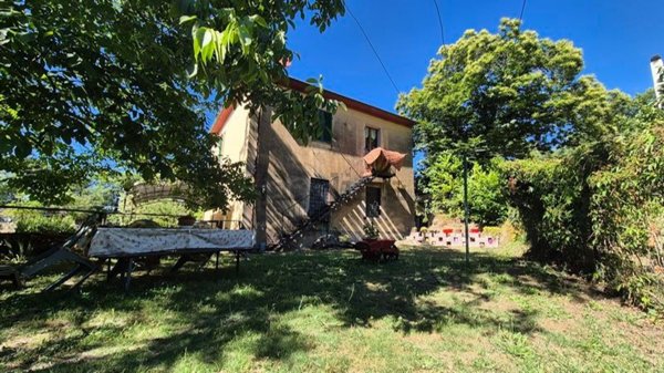 casa indipendente in vendita a Castel del Piano in zona Montegiovi
