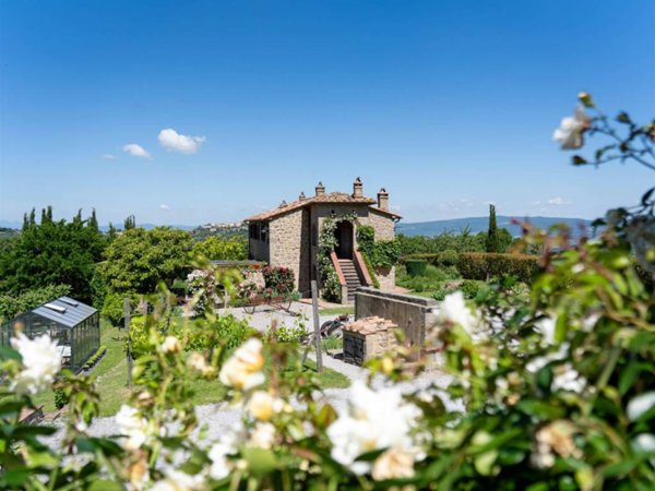 casa indipendente in vendita a Castel del Piano