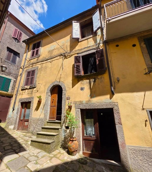 casa indipendente in vendita a Castel del Piano