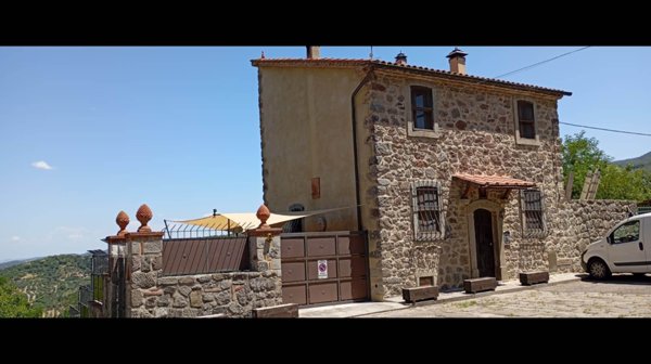 villa in vendita a Castel del Piano