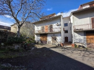 casa indipendente in vendita a Castel del Piano