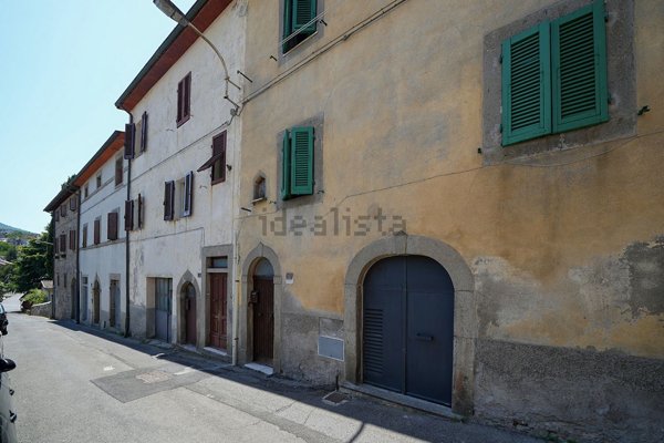 casa indipendente in vendita a Castel del Piano