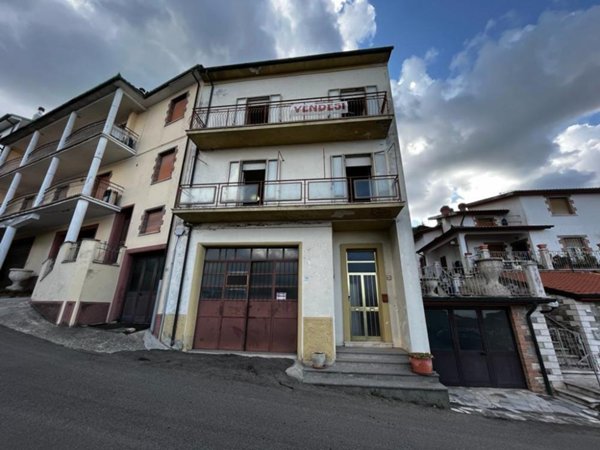 appartamento in vendita a Castell'Azzara