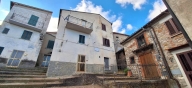casa indipendente in vendita a Castell'Azzara