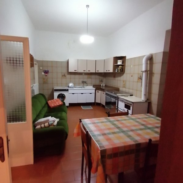 casa indipendente in vendita a Castell'Azzara in zona Selvena