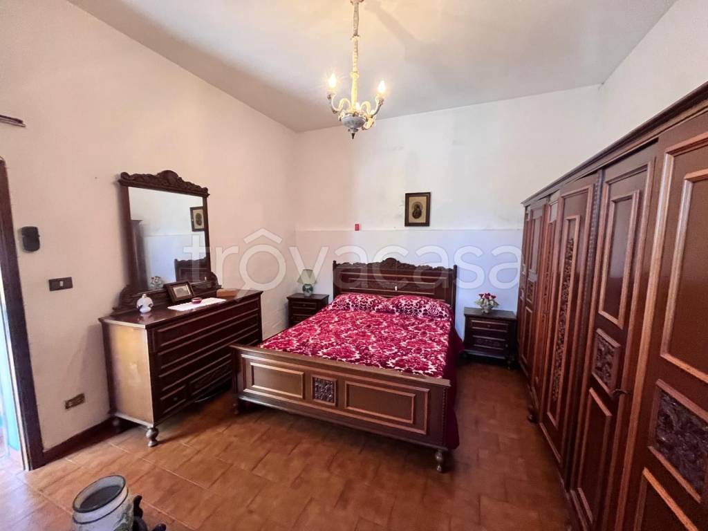 appartamento in vendita a Castell'Azzara in zona Selvena