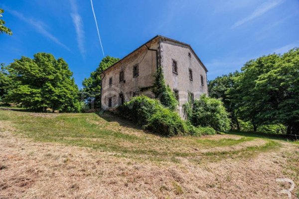 casa indipendente in vendita a Castell'Azzara