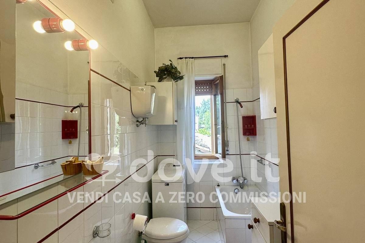 casa indipendente in vendita a Castell'Azzara in zona Selvena