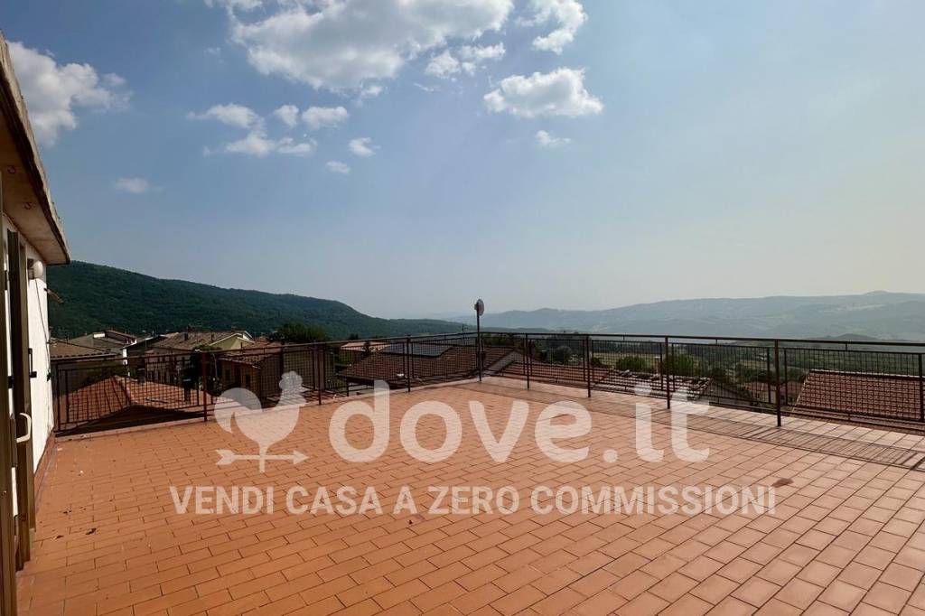 casa indipendente in vendita a Castell'Azzara in zona Selvena