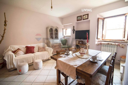 casa indipendente in vendita a Castell'Azzara