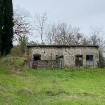 appartamento in vendita a Castell'Azzara in zona Selvena