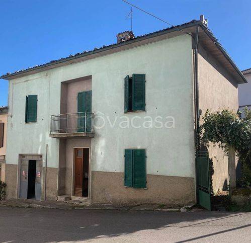 casa indipendente in vendita a Castell'Azzara