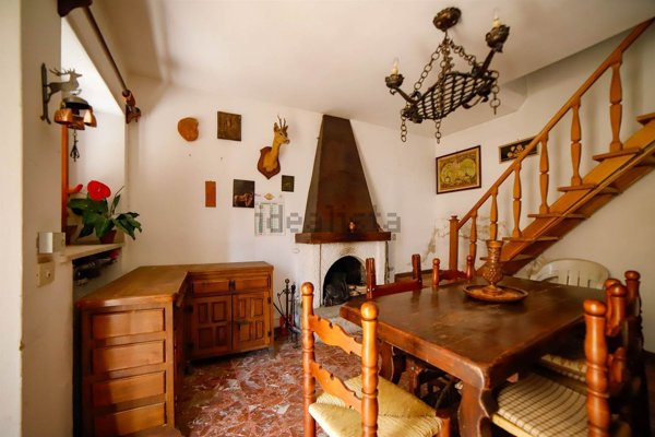 casa indipendente in vendita a Castell'Azzara