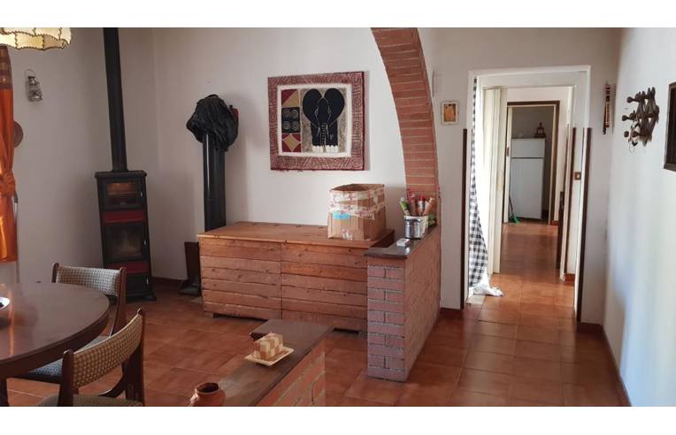 appartamento in vendita a Castell'Azzara in zona Selvena