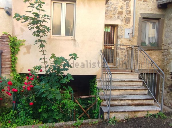 casa indipendente in vendita a Castell'Azzara