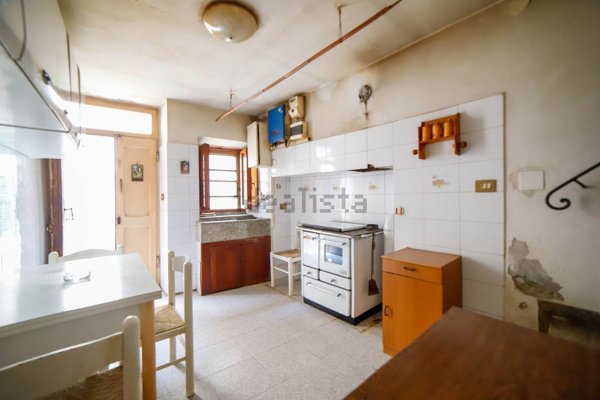 casa indipendente in vendita a Castell'Azzara