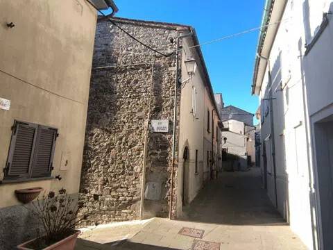 casa indipendente in vendita a Castell'Azzara