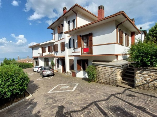 casa indipendente in vendita a Castell'Azzara