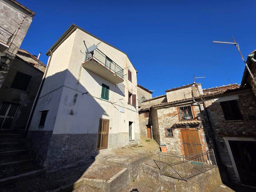 casa indipendente in vendita a Castell'Azzara