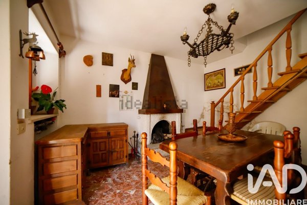 casa indipendente in vendita a Castell'Azzara
