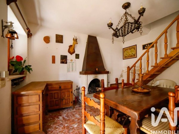 casa indipendente in vendita a Castell'Azzara