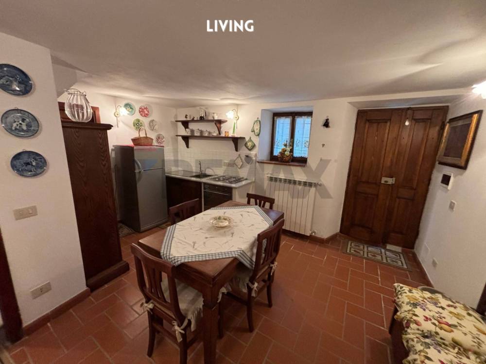 casa indipendente in vendita a Castell'Azzara