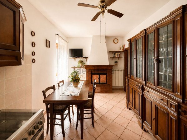 appartamento in vendita a Castell'Azzara