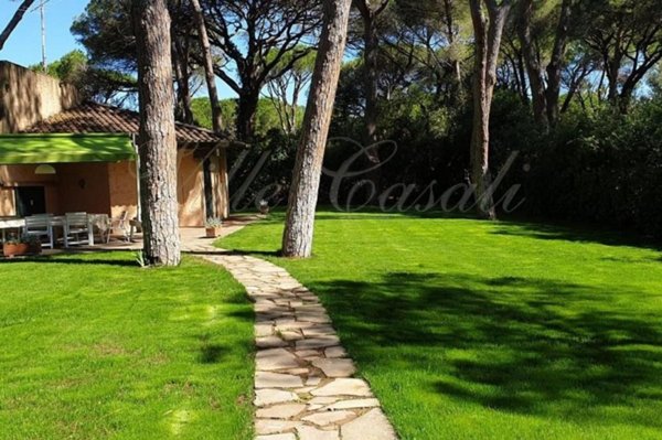 casa indipendente in vendita a Castiglione della Pescaia in zona Roccamare