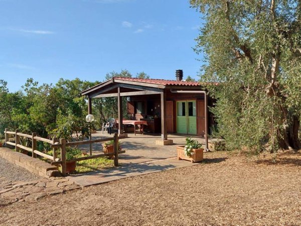 casa indipendente in vendita a Castiglione della Pescaia in zona Buriano