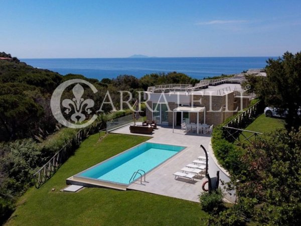 casa indipendente in vendita a Castiglione della Pescaia in zona Punta Ala