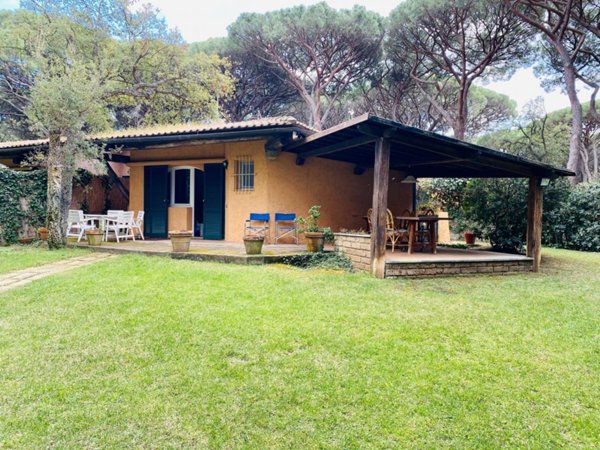 casa indipendente in vendita a Castiglione della Pescaia in zona Roccamare