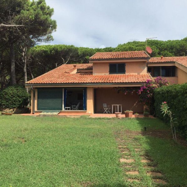 casa indipendente in vendita a Castiglione della Pescaia in zona Riva del Sole