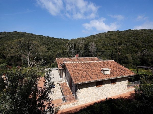 casa indipendente in vendita a Castiglione della Pescaia in zona Punta Ala