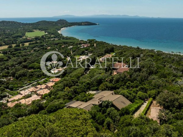 casa indipendente in vendita a Castiglione della Pescaia in zona Punta Ala