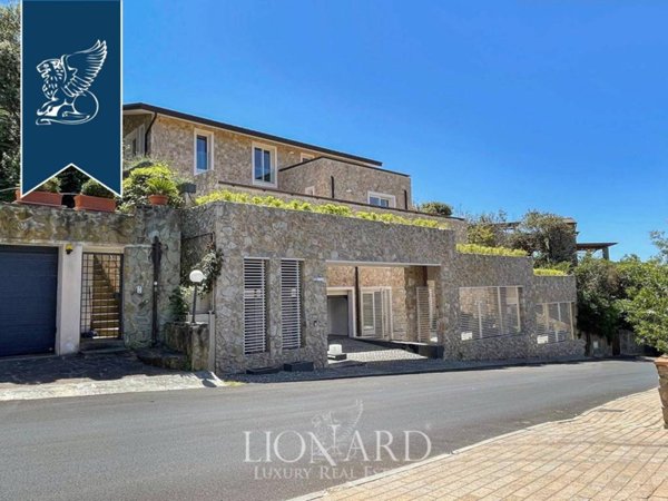 casa indipendente in vendita a Castiglione della Pescaia in zona Punta Ala