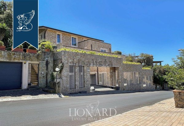 casa indipendente in vendita a Castiglione della Pescaia in zona Punta Ala