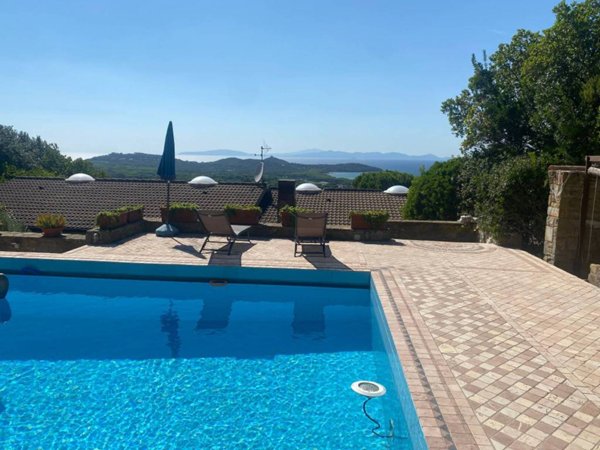 casa indipendente in vendita a Castiglione della Pescaia in zona Punta Ala