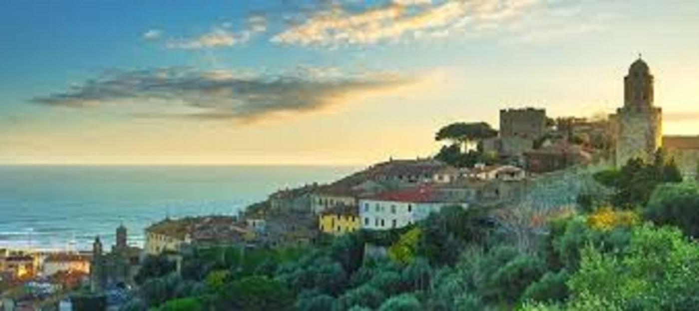 quadrivano in vendita a Castiglione della Pescaia in zona Ampio