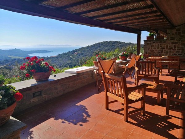 casa indipendente in vendita a Castiglione della Pescaia in zona Punta Ala