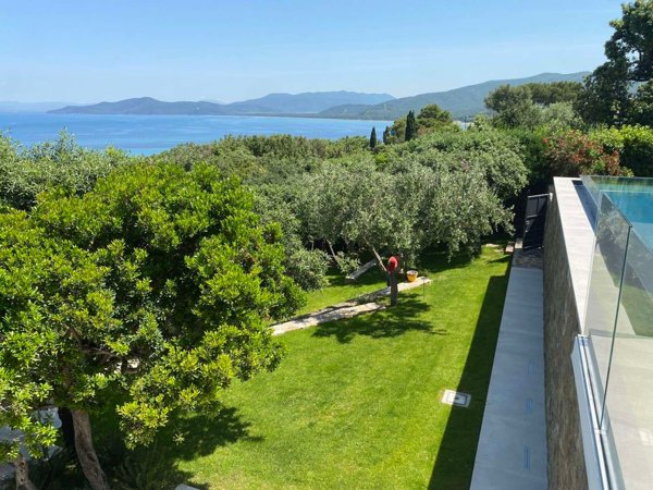 casa indipendente in vendita a Castiglione della Pescaia in zona Punta Ala