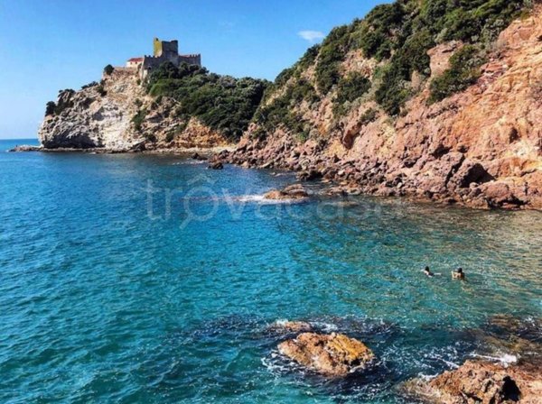 casa indipendente in vendita a Castiglione della Pescaia in zona Punta Ala