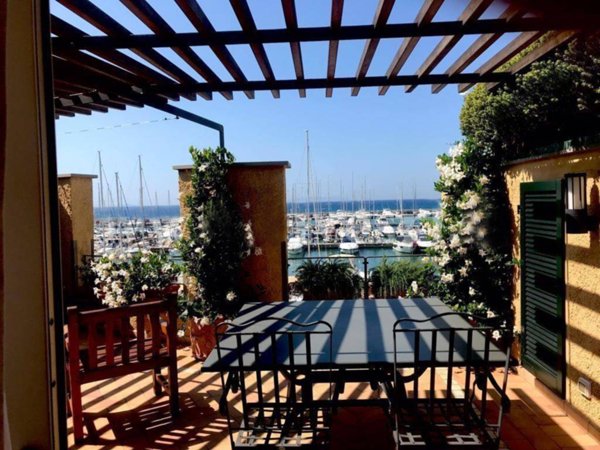 appartamento in vendita a Castiglione della Pescaia in zona Punta Ala